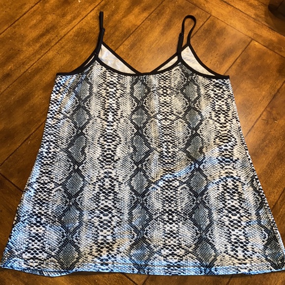 Flowy Snakeskin print tank~ - Picture 11 of 12